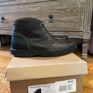 Men’s Tommy Bahama boots 10